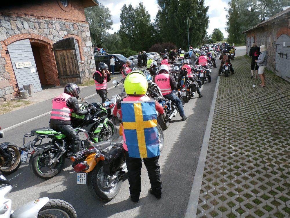 Uniting Women Riders: WIMA World www.womenadvrider.com